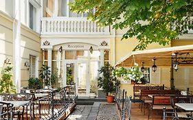 Одеський дворик Hotel&Restaurant